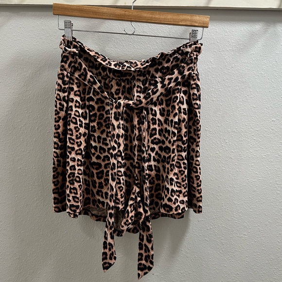 ASOS DESIGN Leopard print shorts size 12 - Picture 7 of 7